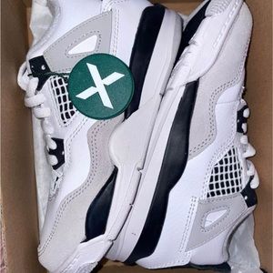 Jordan Retro 4 Military Black